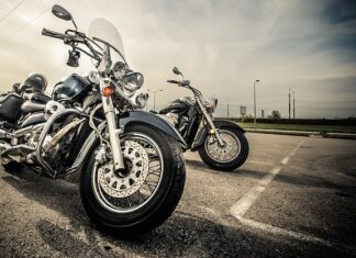 Czy kupno motoru trzeba zgłosić do urzędu skarbowego?