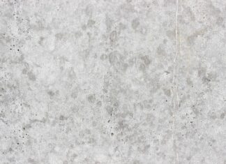 Ile cementu na słupki ogrodzeniowe?