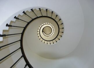 Czy można jechać bez biegu?