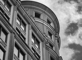 Co daje podniesienie iglicy?