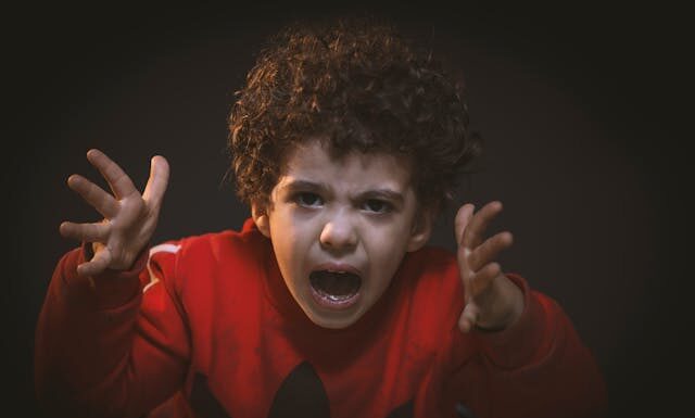 Czy krzyczenie na dzieci pomaga